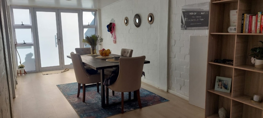 To Let 2 Bedroom Property for Rent in Guldenland Western Cape